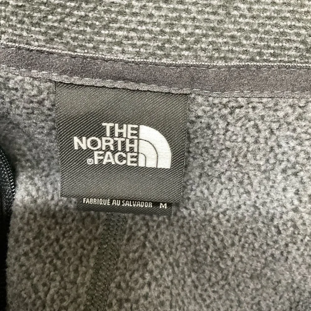 The North Face Men's Gray Fleece Long Sleeve 1/4 Zip Jacket Size M
